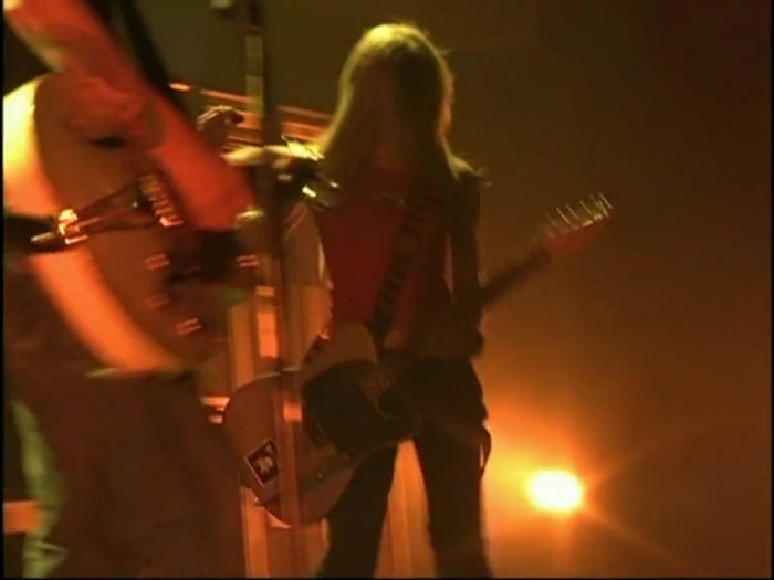 Bonez Tour Documentary [HD] Part2 - Avril Lavigne 3905