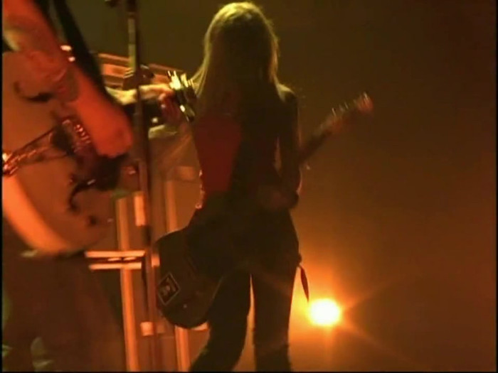 Bonez Tour Documentary [HD] Part2 - Avril Lavigne 3908
