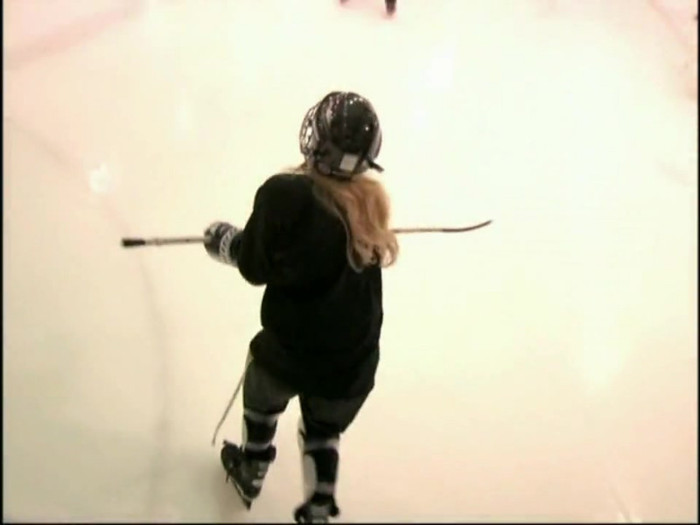 Bonez Tour Documentary [HD] Part2 - Avril Lavigne 5816