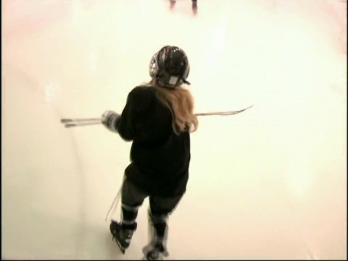 Bonez Tour Documentary [HD] Part2 - Avril Lavigne 5817