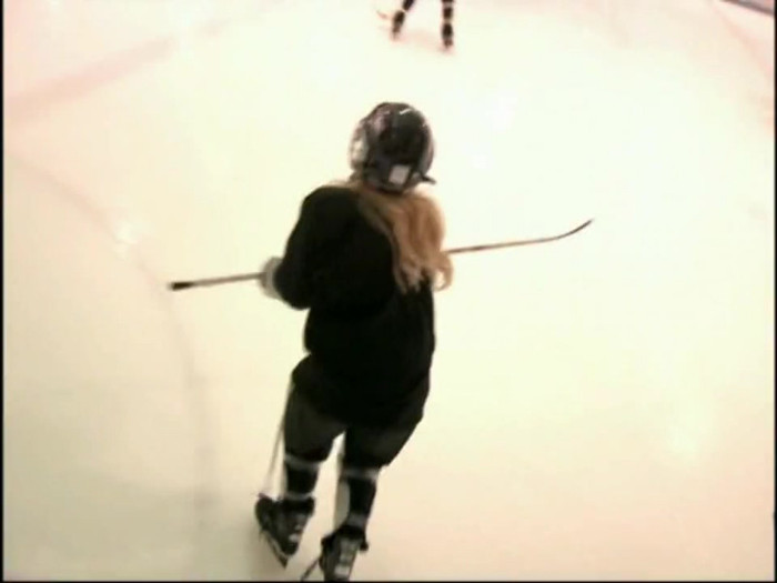 Bonez Tour Documentary [HD] Part2 - Avril Lavigne 5818