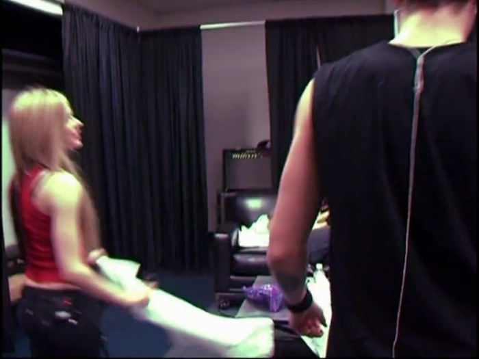 Bonez Tour Documentary [HD] Part2 - Avril Lavigne 4402