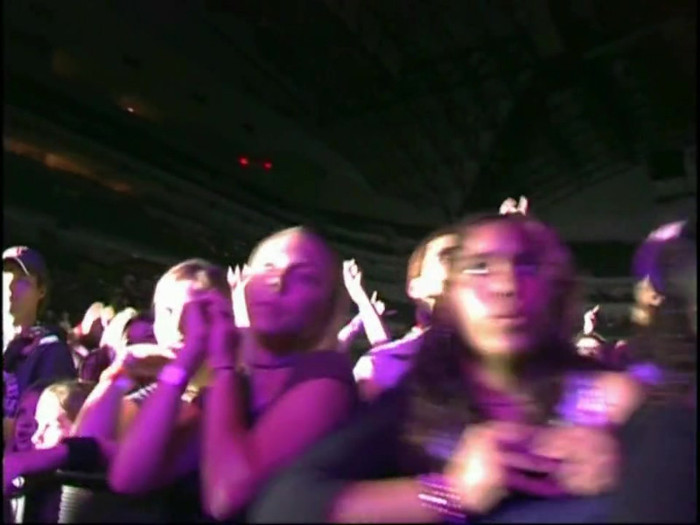 Bonez Tour Documentary [HD] Part2 - Avril Lavigne 3929 - Avril - Lavigne - 2008 - Bonez - Tour - Documentary - oo8