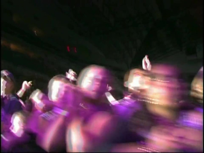 Bonez Tour Documentary [HD] Part2 - Avril Lavigne 3931 - Avril - Lavigne - 2008 - Bonez - Tour - Documentary - oo8