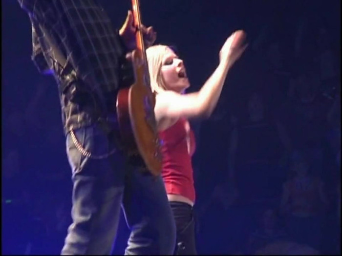 Bonez Tour Documentary [HD] Part2 - Avril Lavigne 3452 - Avril - Lavigne - 2008 - Bonez - Tour - Documentary - oo7