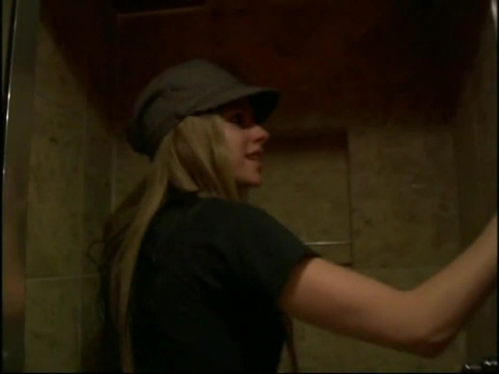Bonez Tour Documentary [HD] Part2 - Avril Lavigne 4887