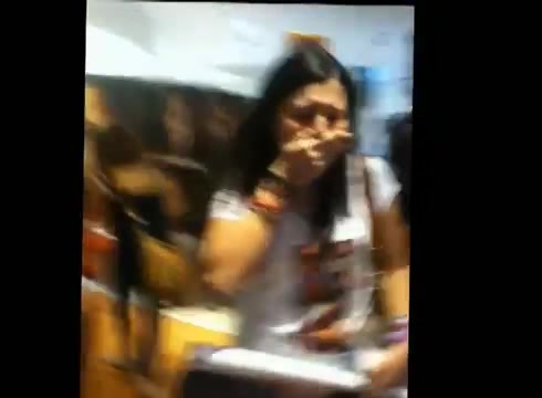DEMI LOVATO IN ITALY 31-03-12 0080