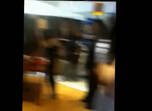 DEMI LOVATO IN ITALY 31-03-12 0088