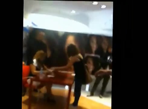 DEMI LOVATO IN ITALY 31-03-12 0114