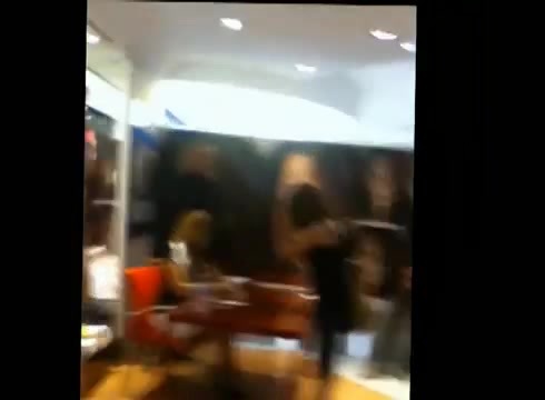 DEMI LOVATO IN ITALY 31-03-12 0123 - Demilush in Italy