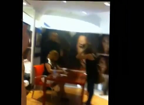 DEMI LOVATO IN ITALY 31-03-12 0141