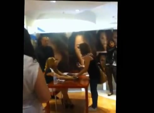 DEMI LOVATO IN ITALY 31-03-12 0236
