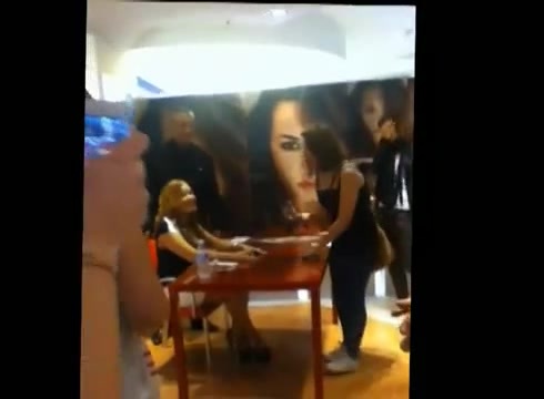 DEMI LOVATO IN ITALY 31-03-12 0254 - Demilush in Italy