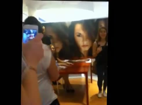 DEMI LOVATO IN ITALY 31-03-12 0277