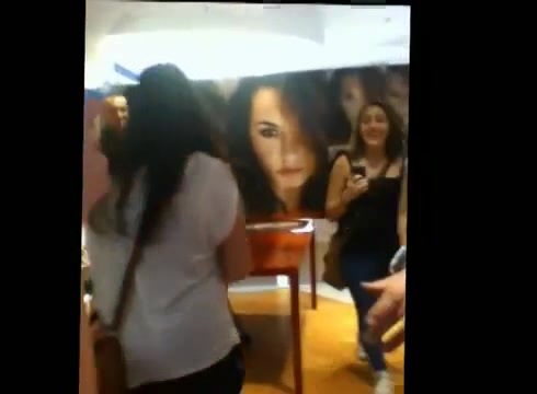 DEMI LOVATO IN ITALY 31-03-12 0286