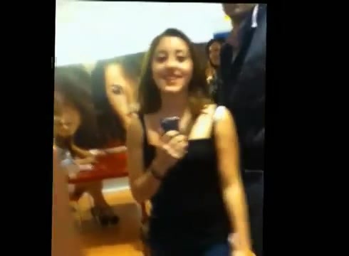 DEMI LOVATO IN ITALY 31-03-12 0338