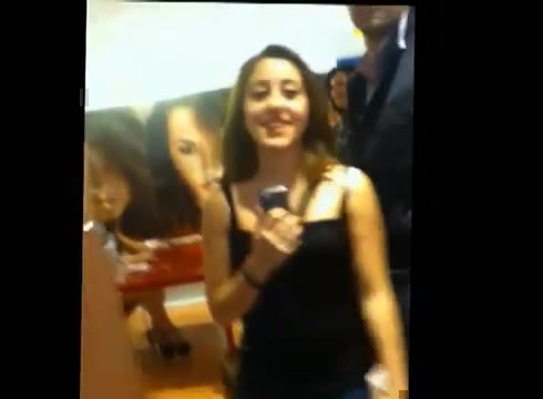 DEMI LOVATO IN ITALY 31-03-12 0339