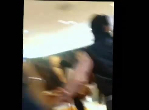 DEMI LOVATO IN ITALY 31-03-12 0371