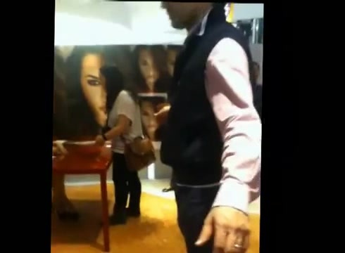DEMI LOVATO IN ITALY 31-03-12 0425