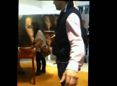 DEMI LOVATO IN ITALY 31-03-12 0429