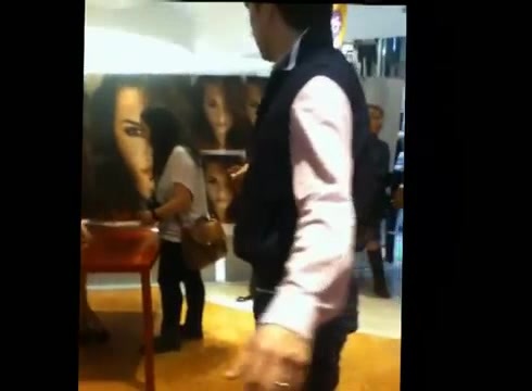 DEMI LOVATO IN ITALY 31-03-12 0434