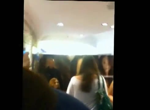 DEMI LOVATO IN ITALY 31-03-12 0620