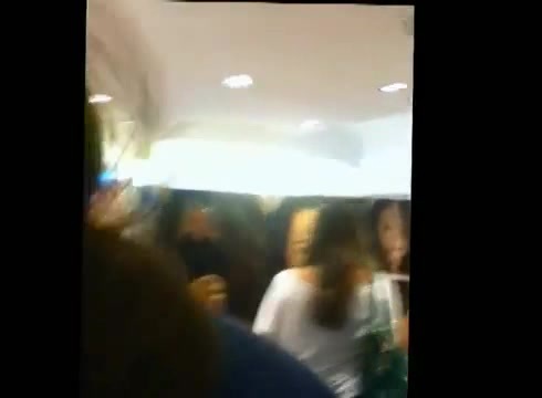 DEMI LOVATO IN ITALY 31-03-12 0622