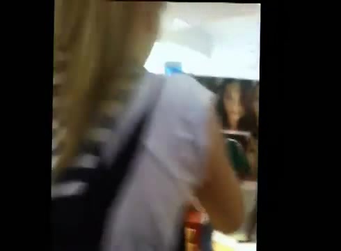 DEMI LOVATO IN ITALY 31-03-12 0678
