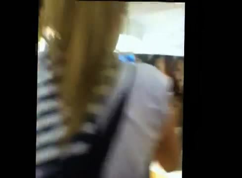 DEMI LOVATO IN ITALY 31-03-12 0682