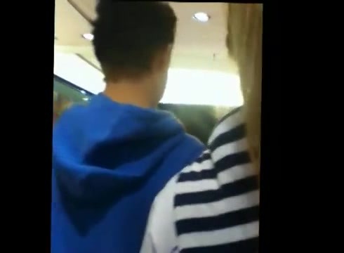 DEMI LOVATO IN ITALY 31-03-12 0738