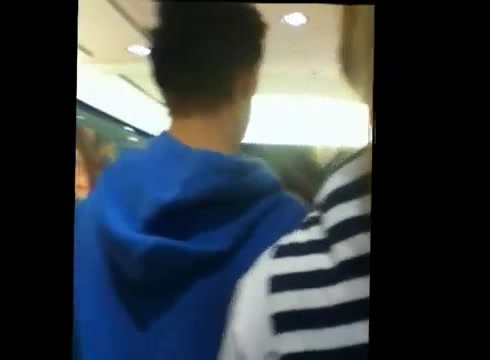 DEMI LOVATO IN ITALY 31-03-12 0741