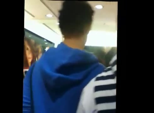 DEMI LOVATO IN ITALY 31-03-12 0745