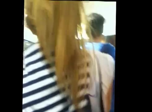 DEMI LOVATO IN ITALY 31-03-12 0815