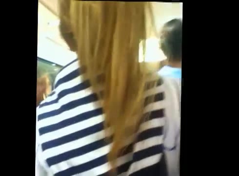 DEMI LOVATO IN ITALY 31-03-12 0820