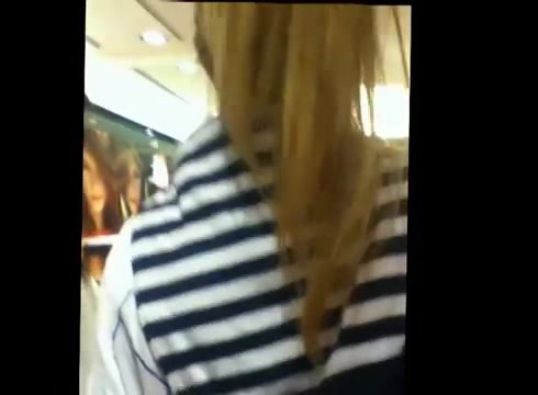 DEMI LOVATO IN ITALY 31-03-12 0841