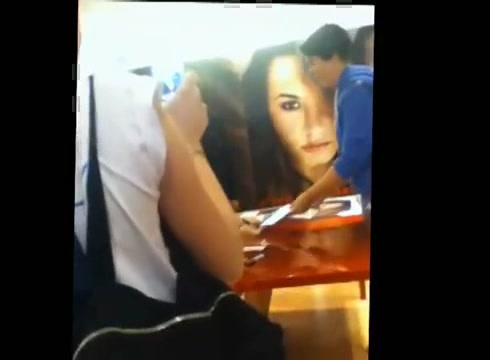 DEMI LOVATO IN ITALY 31-03-12 0911