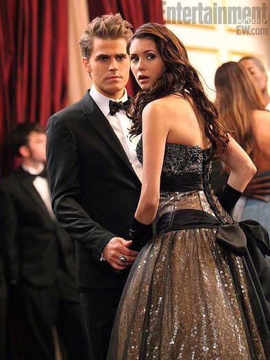 407881_303626219674612_126896860680883_753276_1554166389_n - The Vampire Diaries