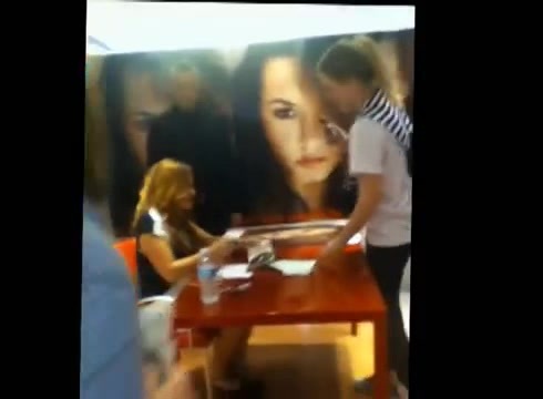 DEMI LOVATO IN ITALY 31-03-12 1084 - Demilush in Italy Part oo2