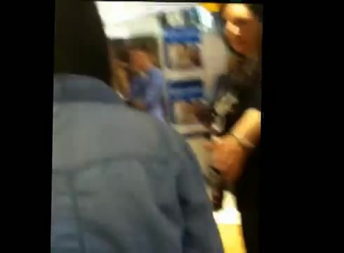 DEMI LOVATO IN ITALY 31-03-12 1118 - Demilush in Italy Part oo2