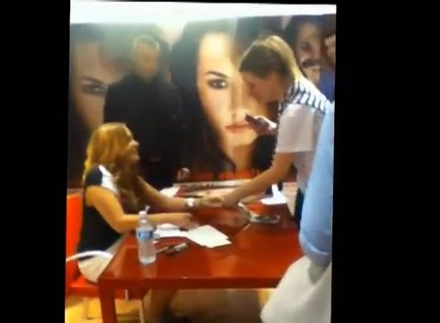 DEMI LOVATO IN ITALY 31-03-12 1213 - Demilush in Italy Part oo2