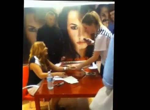 DEMI LOVATO IN ITALY 31-03-12 1214 - Demilush in Italy Part oo2