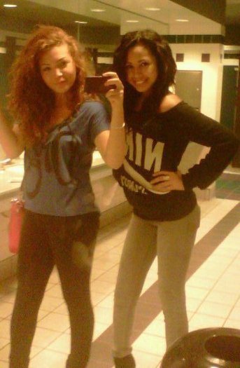 227944_132465123494332_100001925367417_217701_2496549_n - jasmine V3