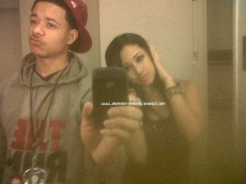 249463_132408060166705_100001925367417_216847_1000437_n - jasmine V3