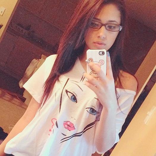 305592_215722258534614_155892724517568_400278_734927628_n - jasmine V3