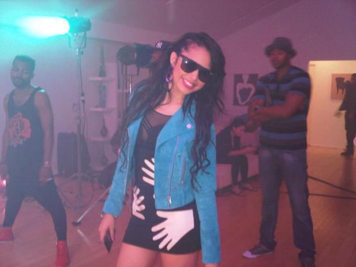 309031_101870006592508_100003085269571_12562_624644942_n - jasmine V3