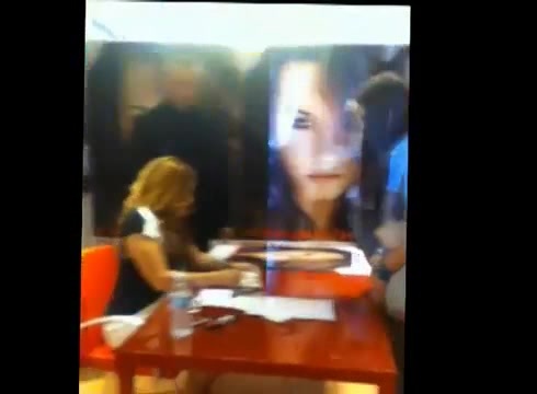 DEMI LOVATO IN ITALY 31-03-12 1401