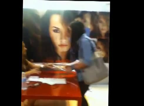 DEMI LOVATO IN ITALY 31-03-12 1423 - Demilush in Italy Part oo2