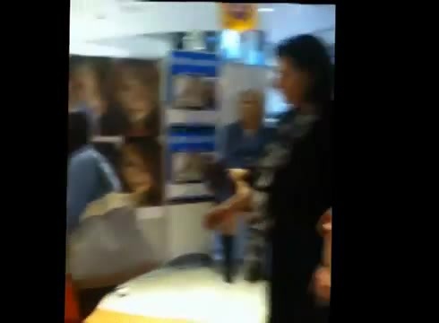 DEMI LOVATO IN ITALY 31-03-12 1439