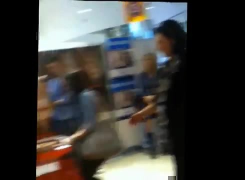 DEMI LOVATO IN ITALY 31-03-12 1450