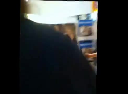 DEMI LOVATO IN ITALY 31-03-12 1457